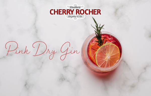 cocktail du mois d'avril le pink dry gin à base de gin pondy de fraise et de menthe